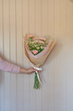 Load image into Gallery viewer, ♥ Valentine's Day ♥ - Sweet Daisy Kisses