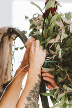 Load image into Gallery viewer, Ceremony Arch Accent