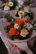 Load image into Gallery viewer, Medium Wrapped Flowers