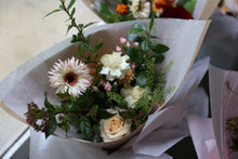 Load image into Gallery viewer, Medium Wrapped Flowers