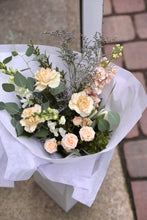 Load image into Gallery viewer, Medium Wrapped Flowers