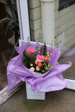 Load image into Gallery viewer, Small Wrapped Flowers