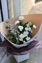 Load image into Gallery viewer, Medium Wrapped Flowers