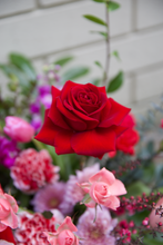 Load image into Gallery viewer, ♥ Valentine's Day ♥ - Designer's Choice Vase Arrangement