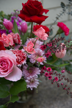 Load image into Gallery viewer, ♥ Valentine's Day ♥ - Designer's Choice Vase Arrangement