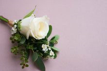 Load image into Gallery viewer, Boutonnière