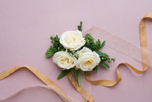 Load image into Gallery viewer, Corsage