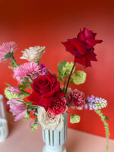 Load image into Gallery viewer, ♥ Valentine's Day ♥ - Designer's Choice Vase Arrangement