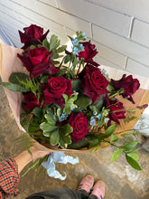 Load image into Gallery viewer, ♥ Valentine's Day ♥ - True Love Roses
