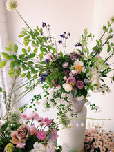Load image into Gallery viewer, ♥ Valentine&#39;s Day ♥ - Extra Special Vase Arrangement - Alice&#39;s Choice
