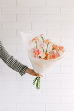 Load image into Gallery viewer, ♥ Valentine&#39;s Day ♥ - &#39;Carnation&#39; Market Bouquet
