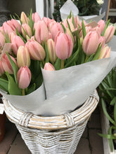 Load image into Gallery viewer, ♥ Valentine&#39;s Day ♥ - &#39;Tulip&#39; Market Bunch
